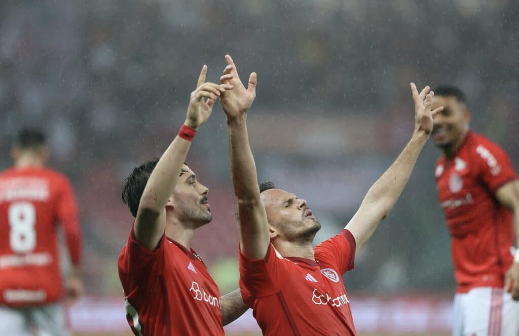 Inter vence o São Paulo de virada e encerra jejum no Brasileirão