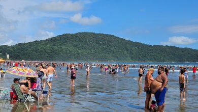 Praias do litoral de São Paulo registram grande movimento no primeiro dia de 2025