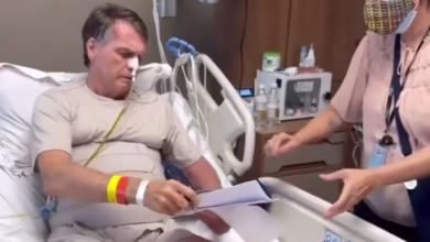 Bolsonaro é intimado em UTI e questiona oficial de justiça