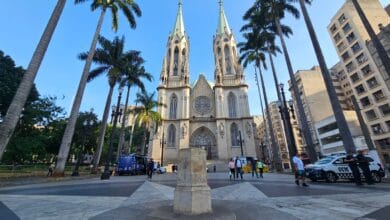 Segurança reforçada transforma a Praça da Sé em ponto turístico novamente