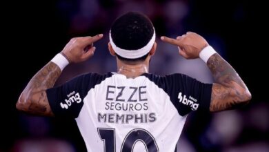 Corinthians vence Palmeiras com gol de Memphis e sai na frente nas oitavas da Copa do Brasil