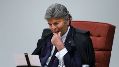 Fux vota para absolver Bolsonaro de todos os cinco crimes; placar passa a ser 2 a 1