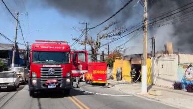 Incêndio atingi oficina mecânica na Zona Norte de São Paulo