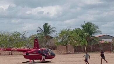 Ocupantes de helicóptero são assaltados após pouso de emergência em campo de futebol no interior do Ceará