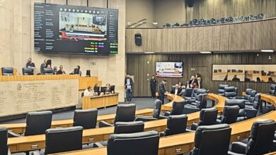 Câmara aprova regulamentação de motos por app em São Paulo sob críticas de empresas