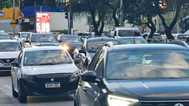 Rodízio de veículos vale para placas 9 e 0 nesta sexta-feira (8) em São Paulo