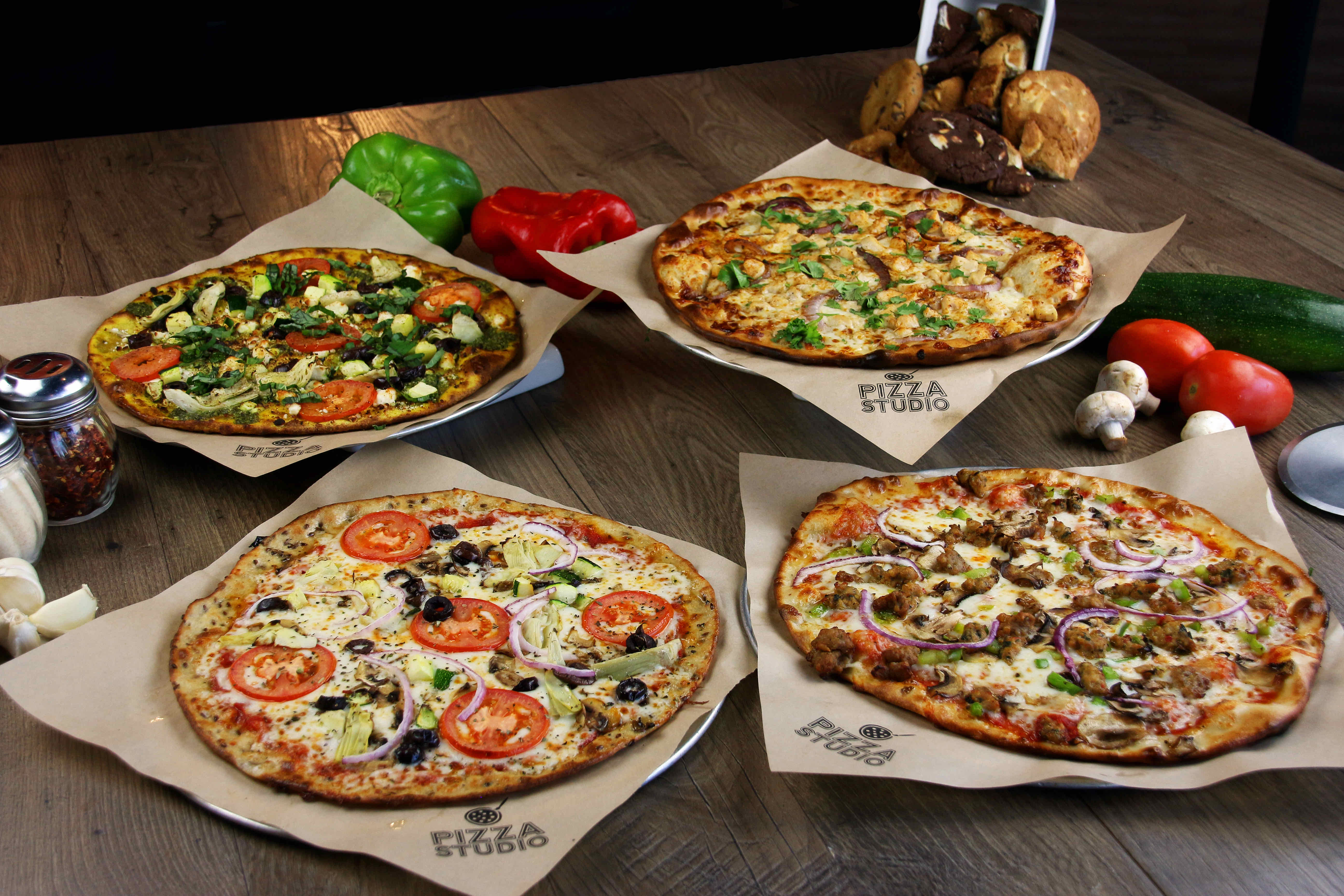 Простые начинки для пиццы. Начинка для пиццы. Пицца Ингредиенты для начинки. Начинка для домашней пиццы варианты. Пицца с разными начинками.