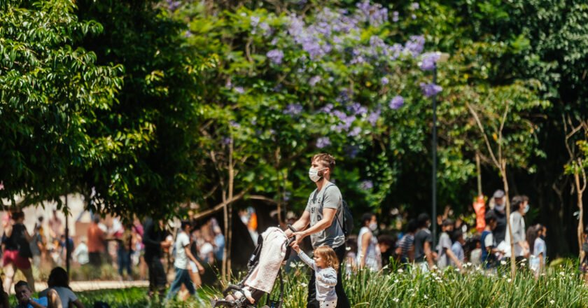 Público caminha pelo parque Augusta Prefeito Bruno covas