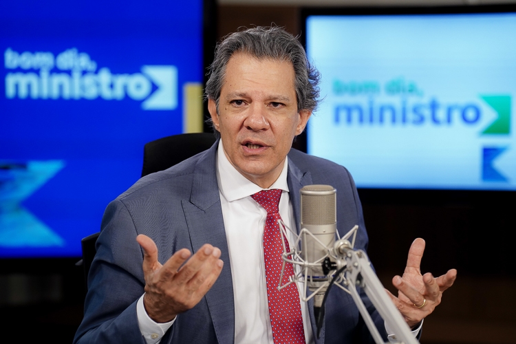 Haddad anuncia que até 600 sites de apostas serão banidos do Brasil