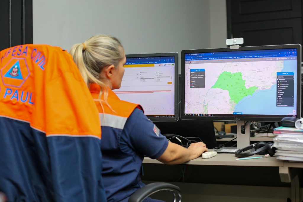 Defesa Civil alerta para chuvas intensas no Natal e recomenda cuidados com temporais em SP