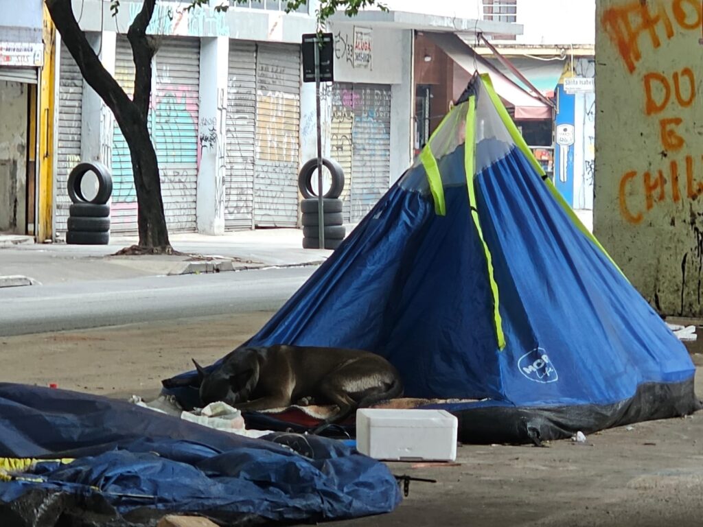 População em situação de rua em São Paulo atinge quase 90 mil pessoas