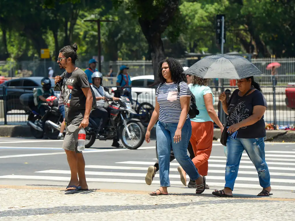 Defesa Civil de SP emite alerta de calor intenso com temperaturas de até 38°C