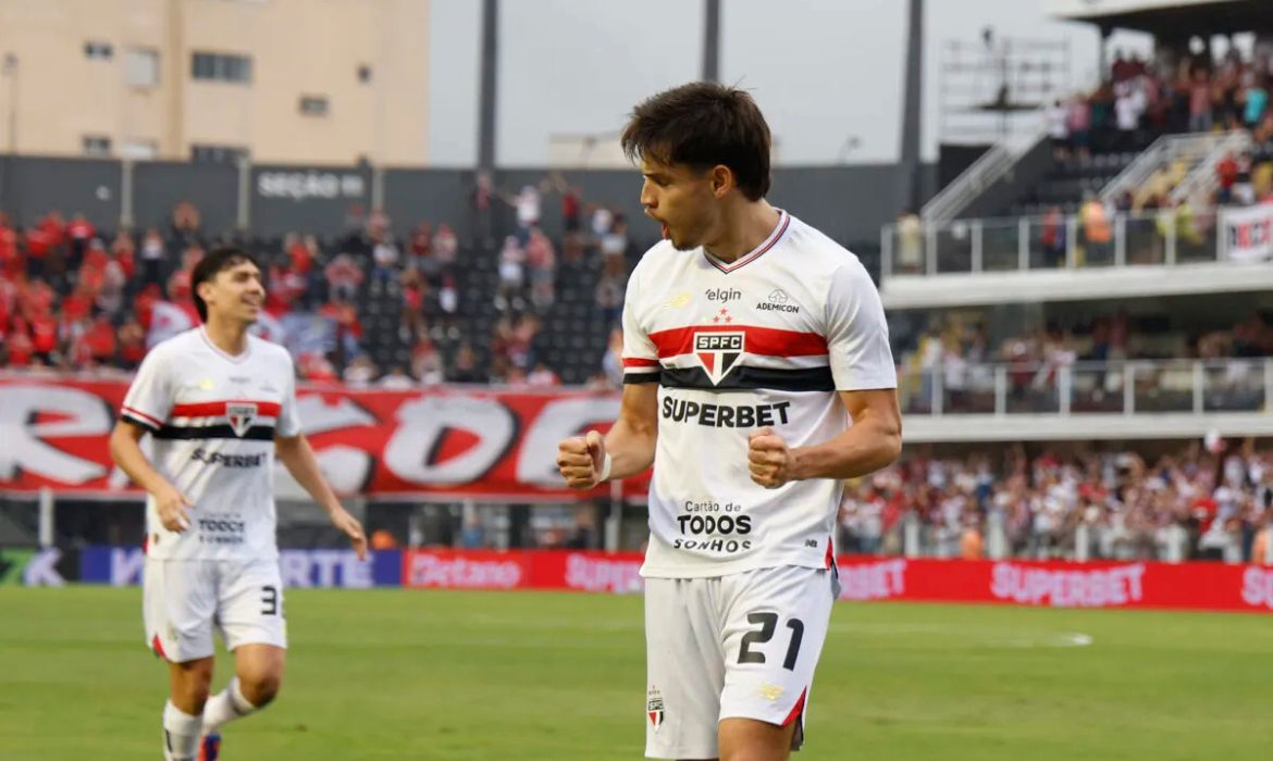 São Paulo supera o Juventude na Vila Belmiro e mantém vivo o sonho por vaga na Libertadores