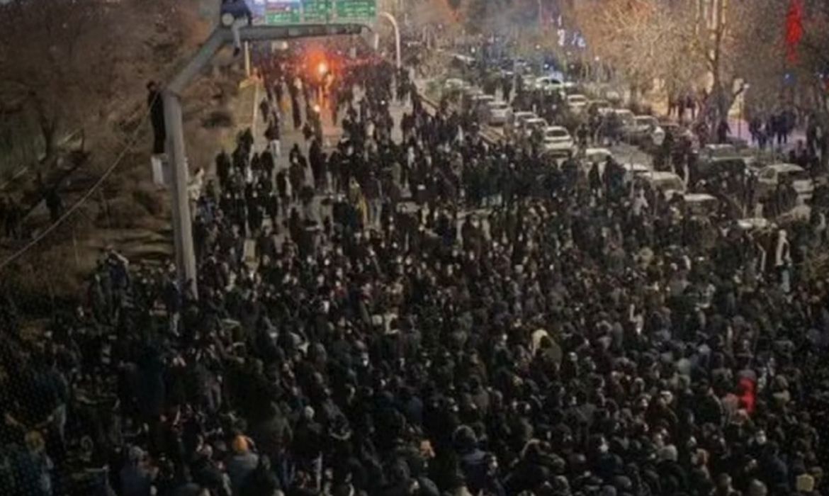 Mortes em protestos no Irã chegam a 3 mil, diz ONGs