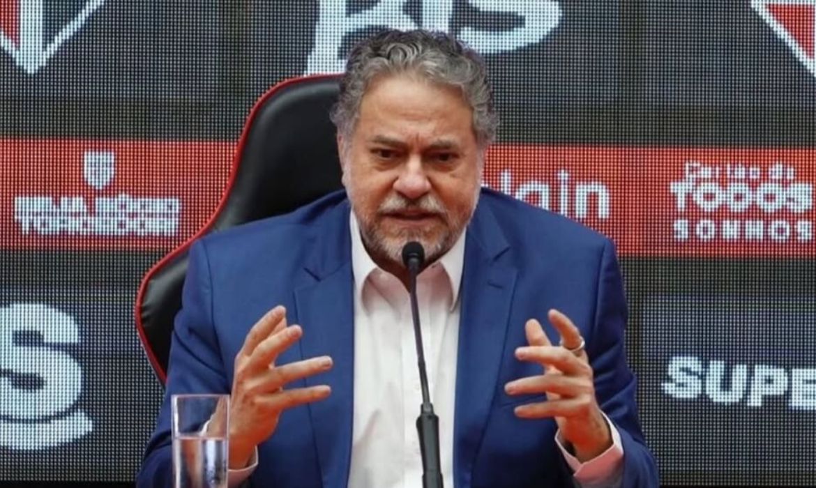 São Paulo aprova impeachment de Casares e presidente é afastado do Tricolor