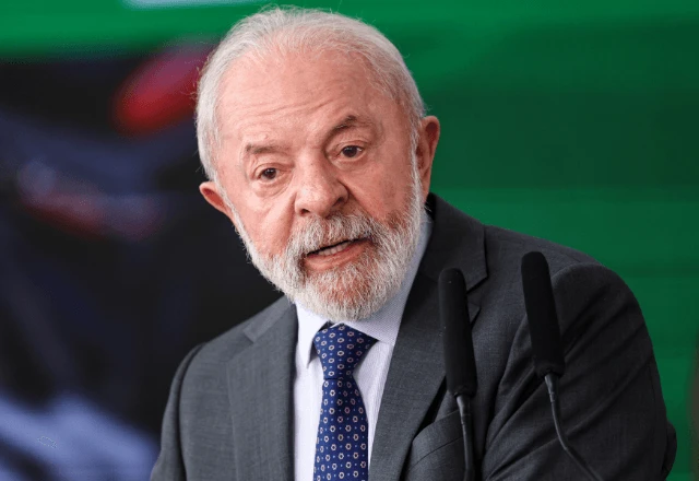 “É a primeira vez na história do Brasil que perseguimos magnatas da corrupção”, diz Lula sobre o caso Master