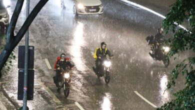 Chuva forte provoca alagamentos e transbordamento de córregos em São Paulo