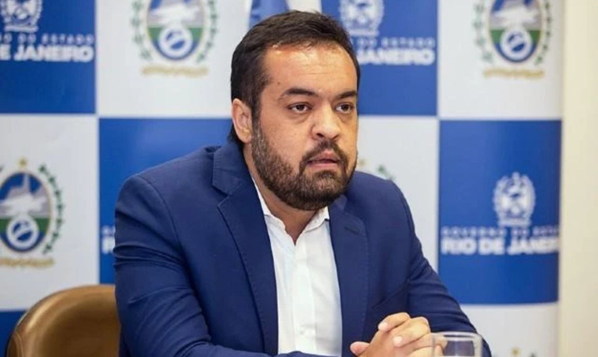 Cláudio Castro renuncia ao governo do RJ antes de julgamento no TSE