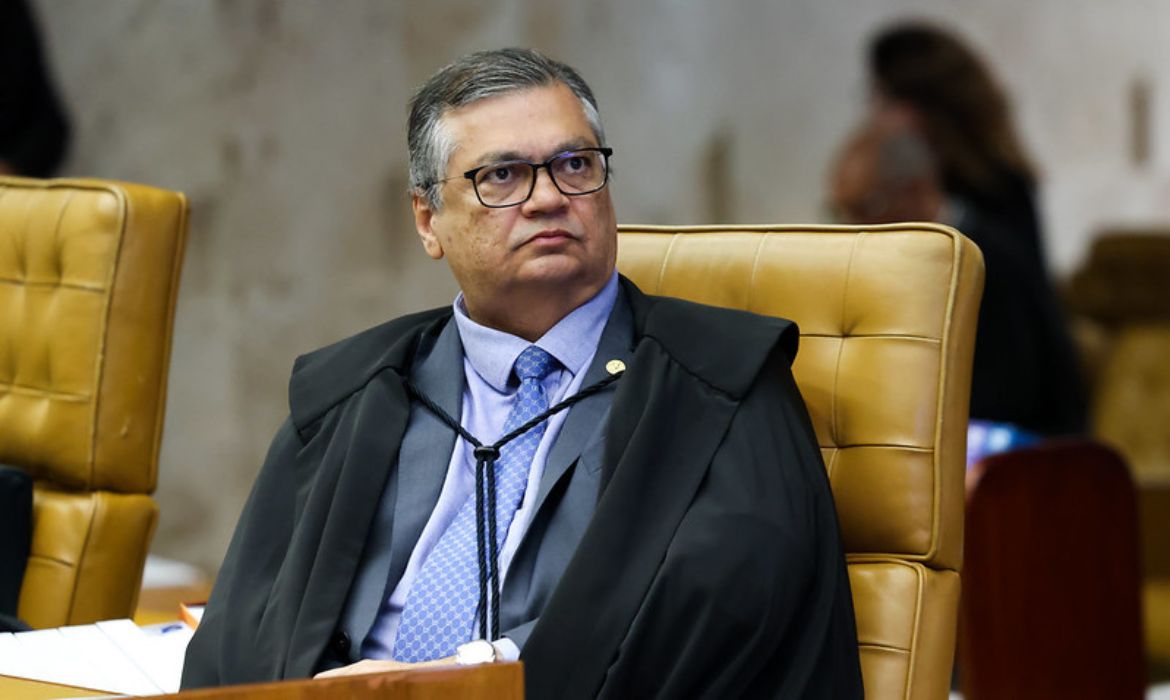 Flávio Dino anula quebra de sigilos de Lulinha aprovada pela CPMI do INSS