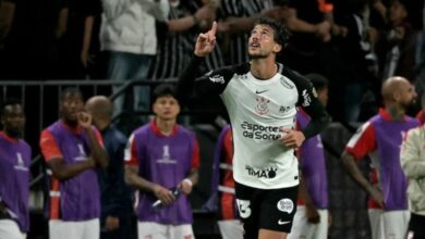 Corinthians vence Santa Fe, encerra jejum em casa e lidera grupo na Libertadores