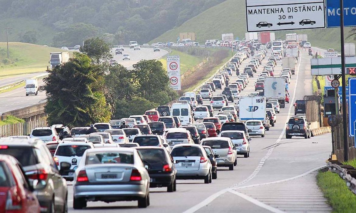 Feriado de Páscoa deve levar mais de 16 milhões de veículos às rodovias de São Paulo